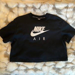 Nike Cropped T-shirt *NEW*